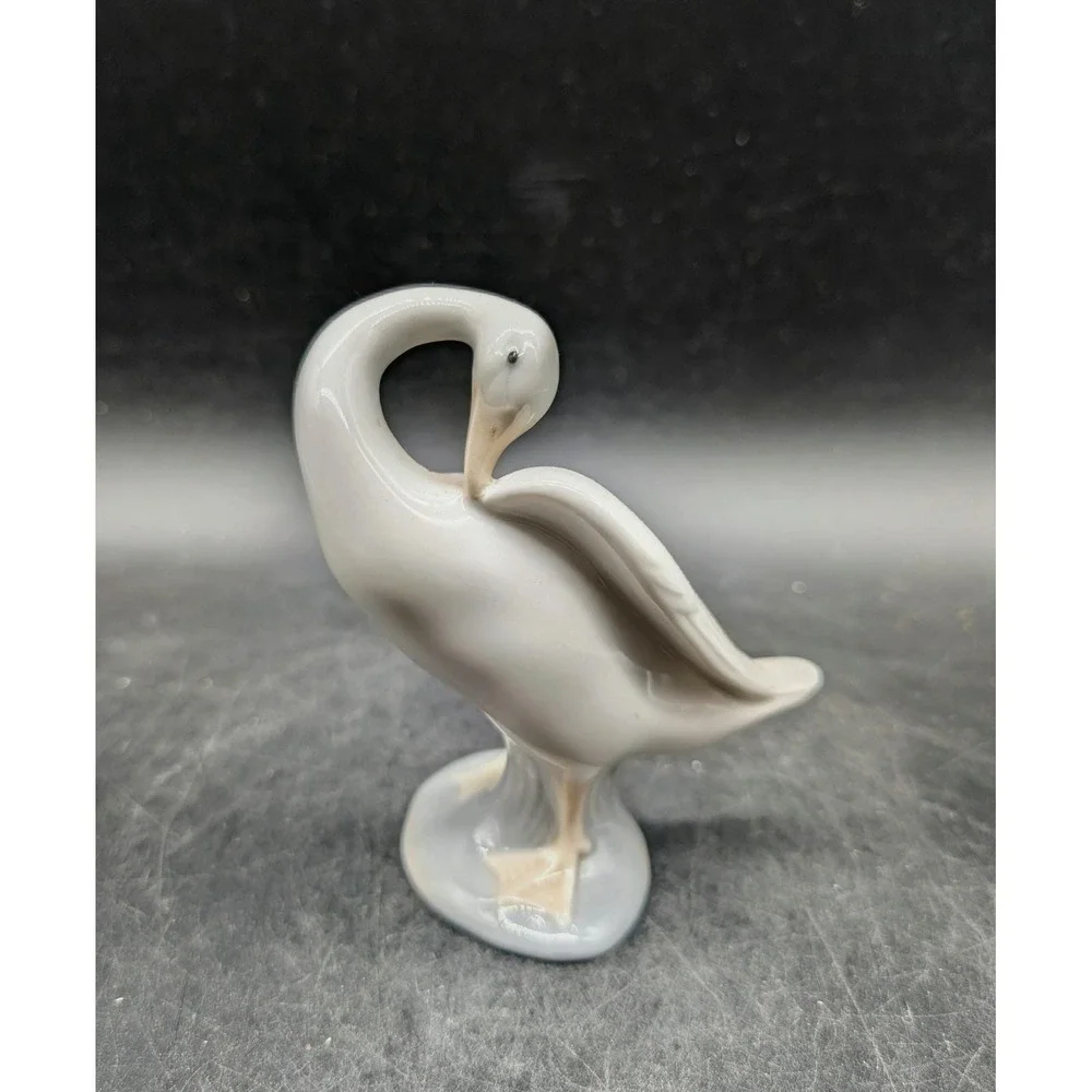 Lladro Porcelain‎ Swan Figurine Preening Bird West Germany Vintage Grey White 3